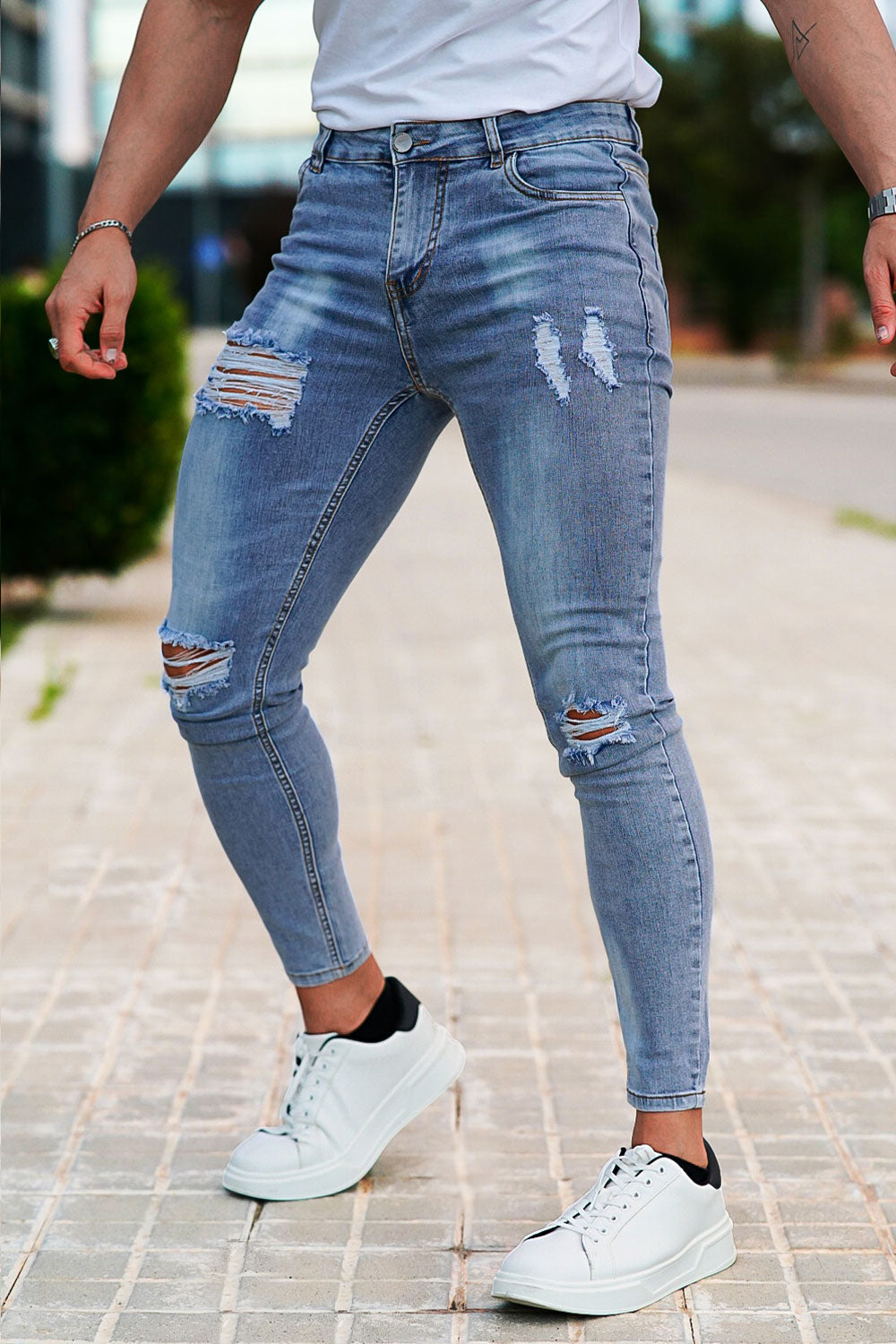 Men's Relaxed Skinny Jeans - Light Blue