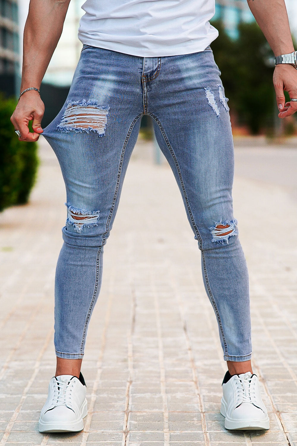Men's Relaxed Skinny Jeans - Light Blue