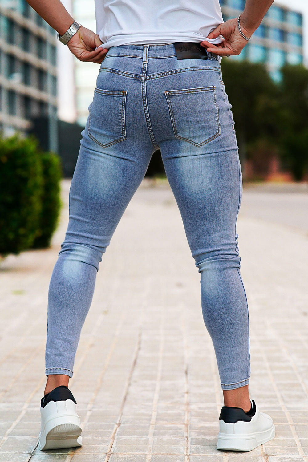 Men's Relaxed Skinny Jeans - Light Blue