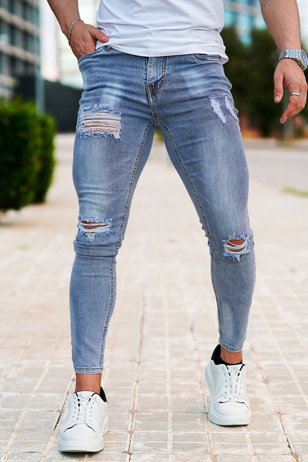 Men's Relaxed Skinny Jeans - Light Blue